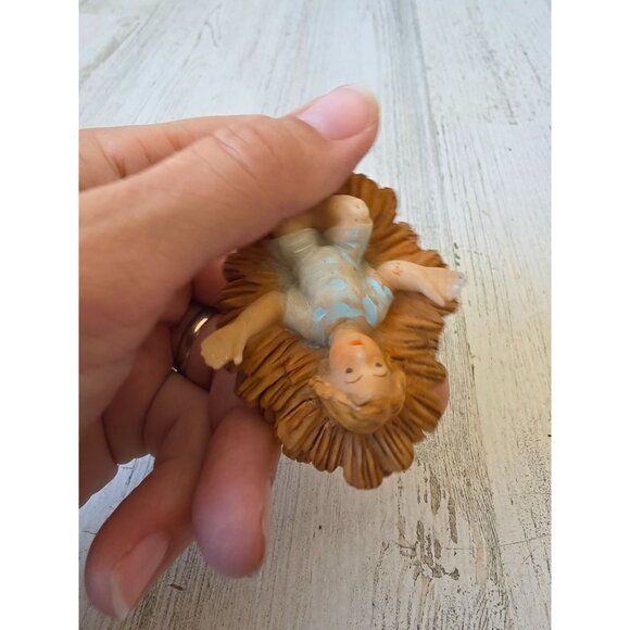 Vintage baby Jesus crib manger AS IS nativity - Picture 5 of 7